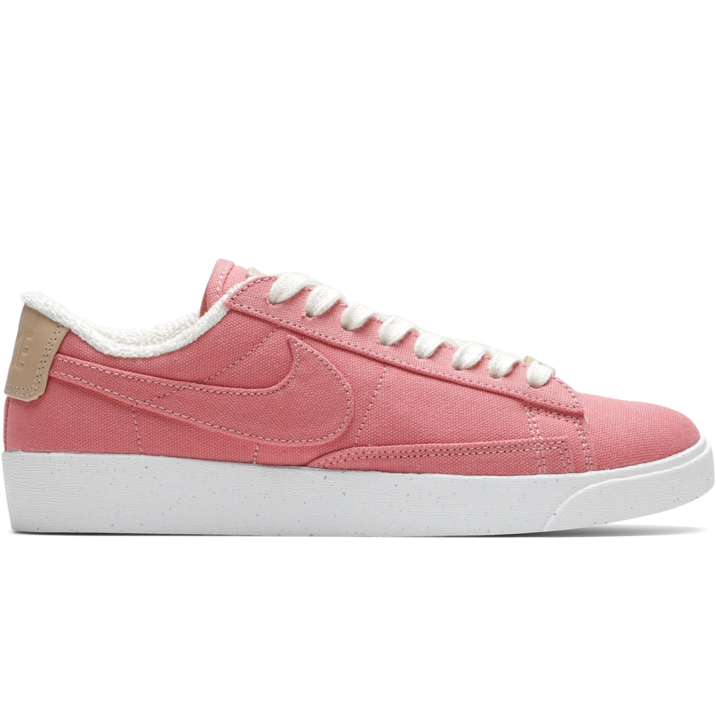 Nike WOMEN'S BLAZER LOW LX 1 Nike WOMEN'S BLAZER LOW LX