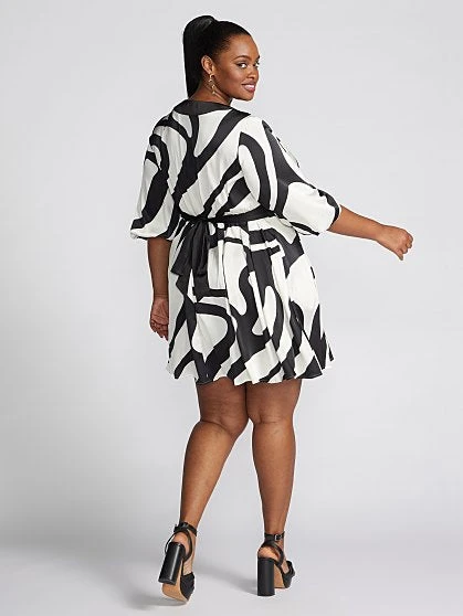 Fashion To Figure Amandla Abstract Print V-Neck Flare Dress 1 Fashion To Figure Amandla Abstract Print V-Neck Flare Dress