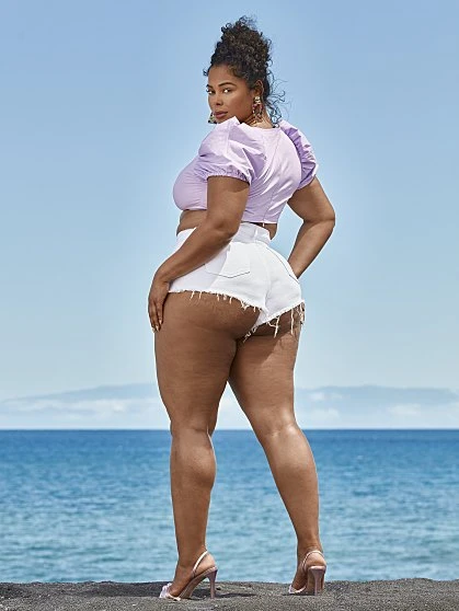 Fashion To Figure 'Invaluable Assets' Denim Shorts - Tabria Majors X FTF 4 Fashion To Figure 'Invaluable Assets' Denim Shorts - Tabria Majors X FTF - Image 4