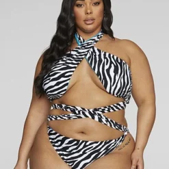 Fashion To Figure Carmen Reversible Crossneck Print Bikini Top -Pleasures SHOP x 36fb9feb 91b1 4f0d 9cf3 4c2f2f0373f6